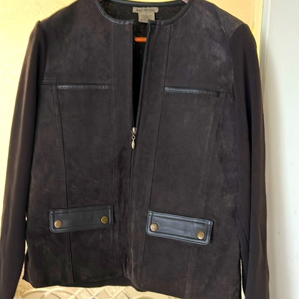 Escapade Vintage Chocolate Brown Suede Knit
Front Zip w 4 Front Pockets, Size L